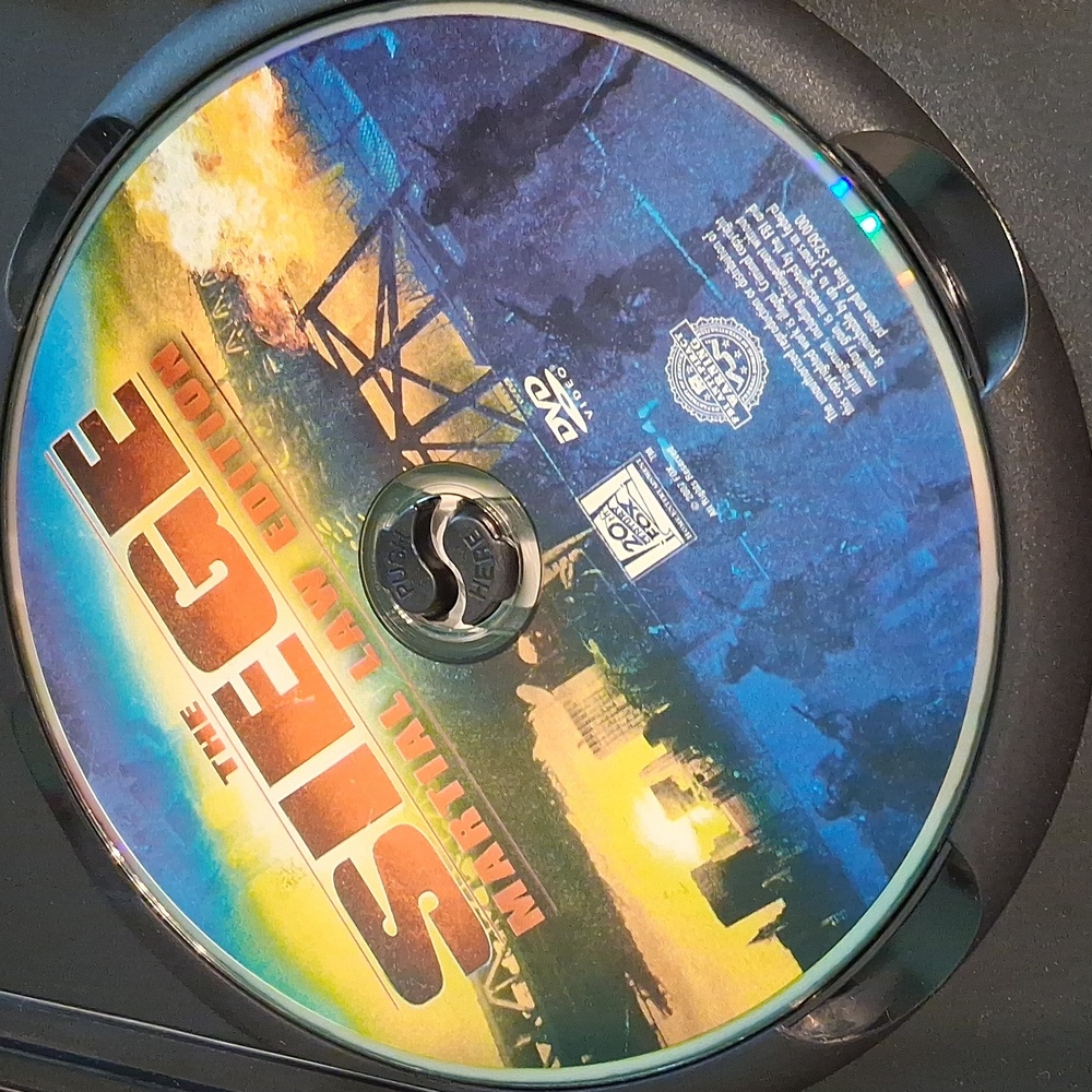 The Siege DVD - Picture 4 of 4